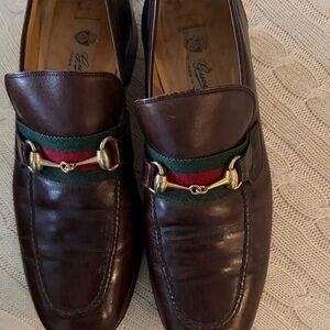 Vintage Gucci Men's Dark Brown Leather Loafers with Gold and Green-Red Detail